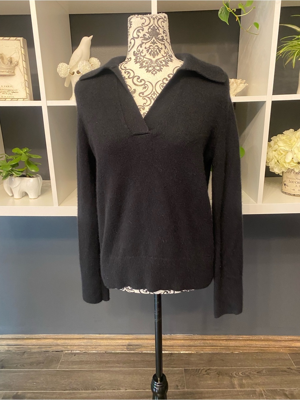 Banana Republic 100% Cashmere Black Collared V-Neck Women's Sweater